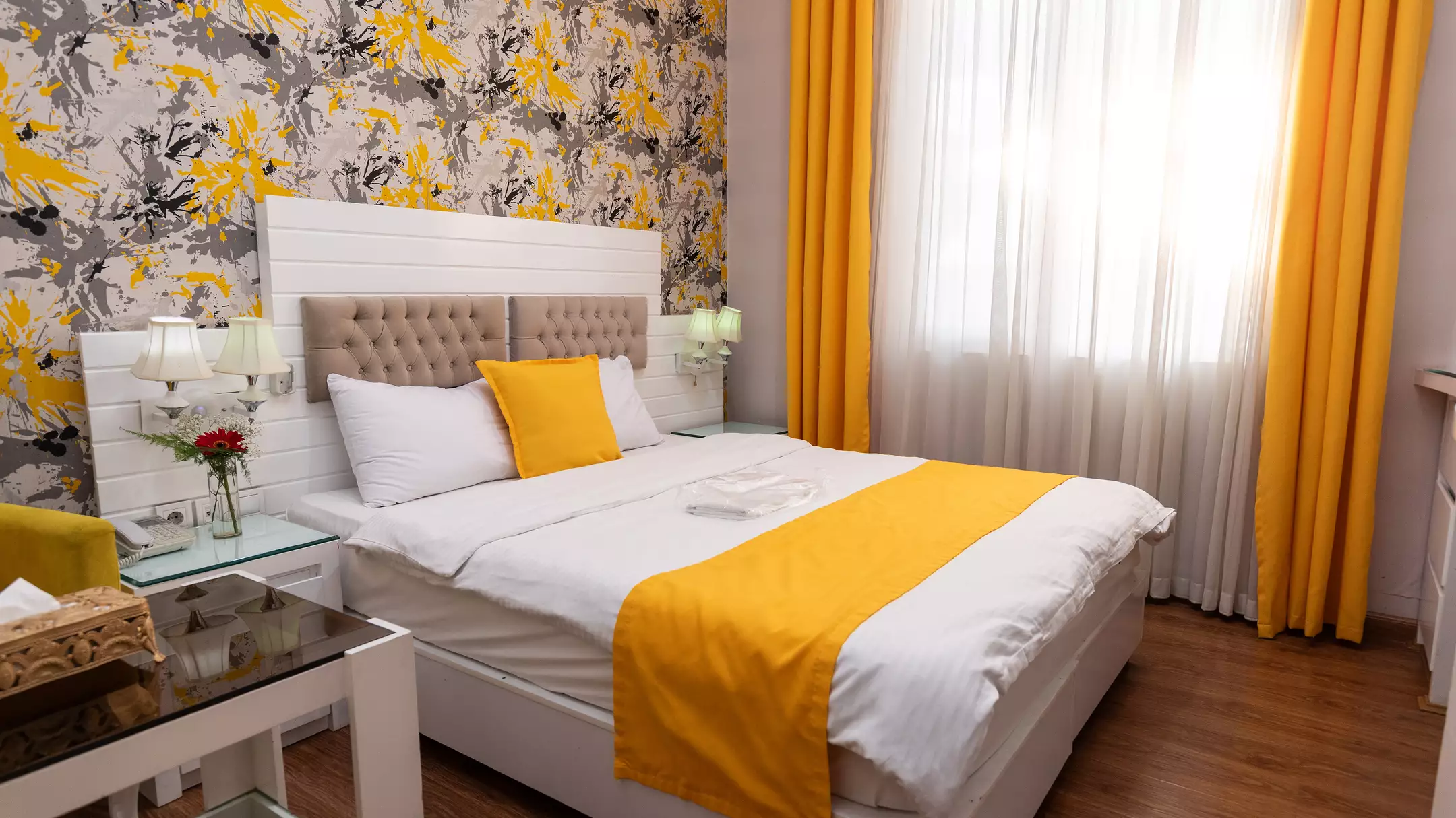 Alibaba https://cdn.alibaba.ir/ostorage/hotel-accommodation-images/674d84367e75320ec907f306_هتل ایرانیان - اتاق دوتخته دبل (1).webp